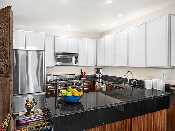 3rd image of 130 W 19th St APT 6B