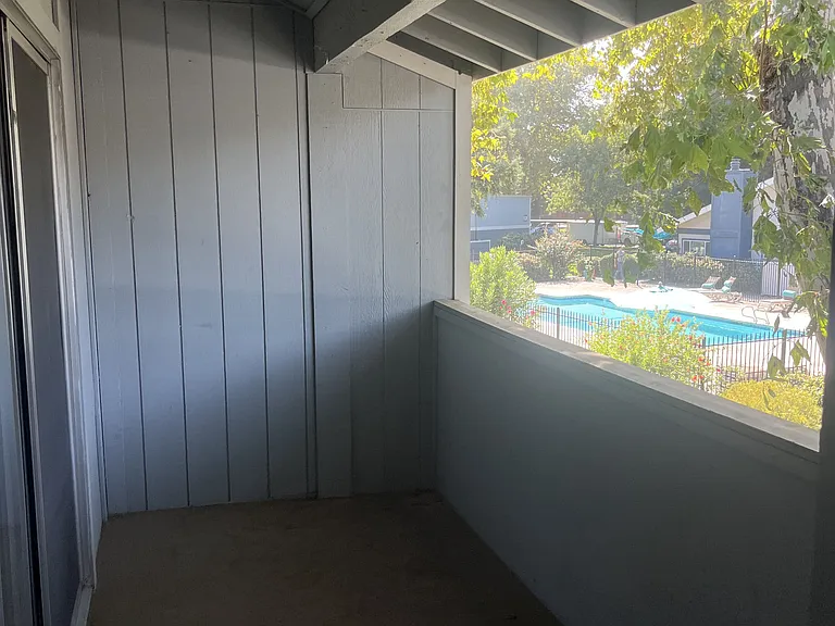 Glenbrook Apartments — Photo 30