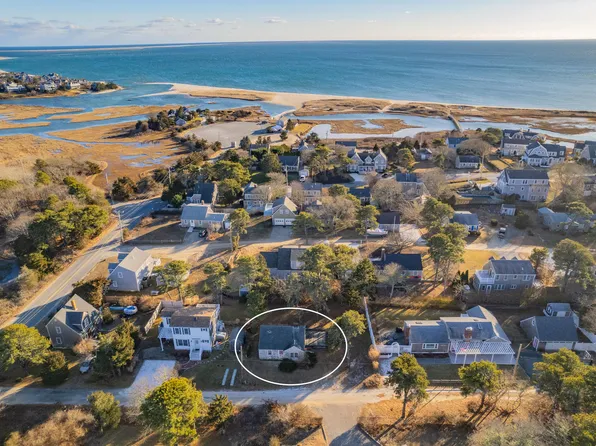 19 Stoughton Lane, Chatham, MA 02633