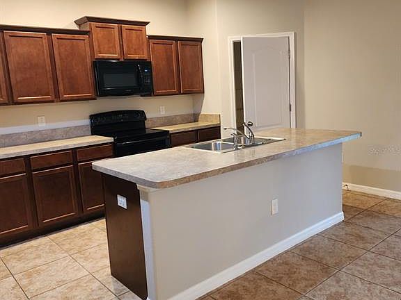 2nd image of 2765 Carrickton Cir