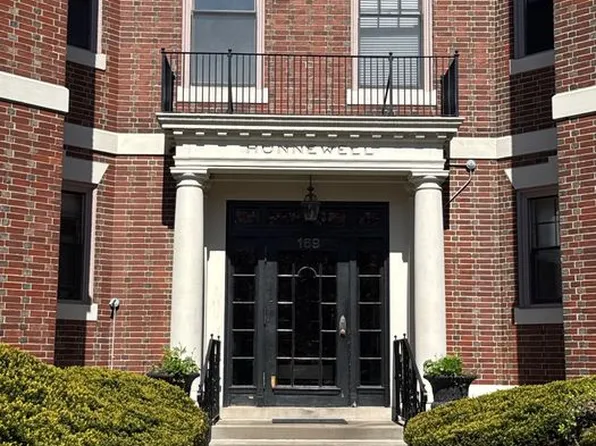 169 Washington St APT 9, Newton, MA 02458