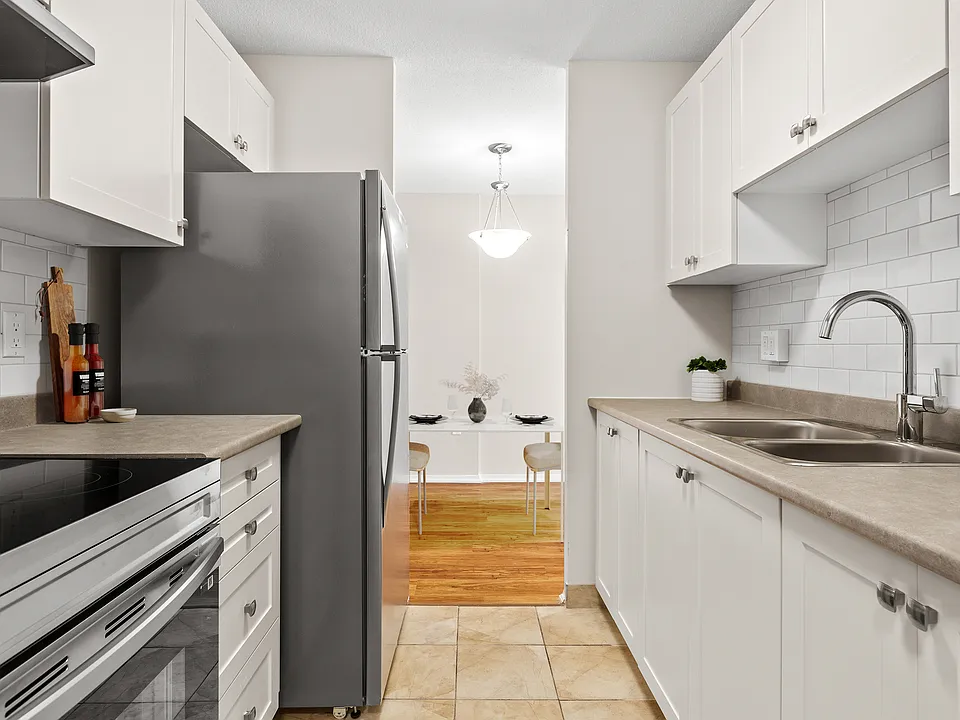 200 Queen Mary Rd