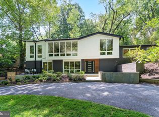 7318 Rippon Rd, Alexandria, VA 22307