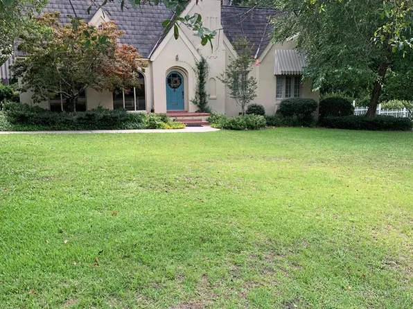 908 Center Dr, Vidalia, GA 30474