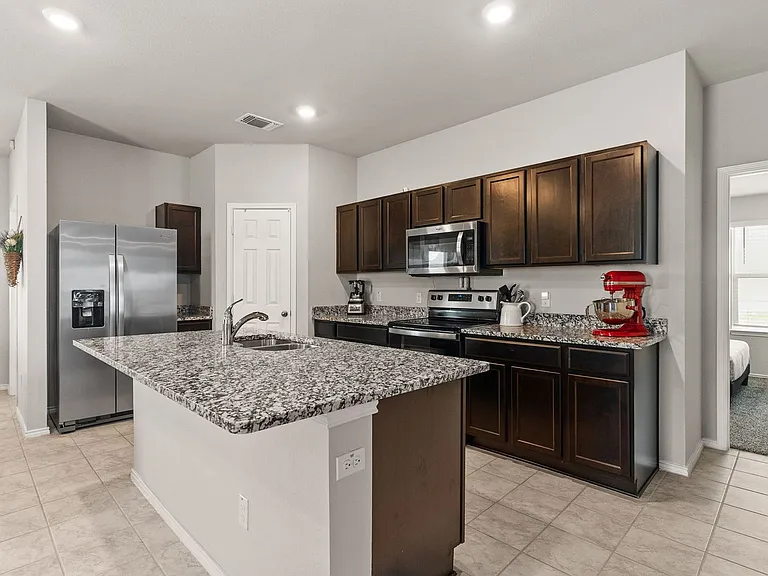 3600 Fountain View Dr — Photo 9