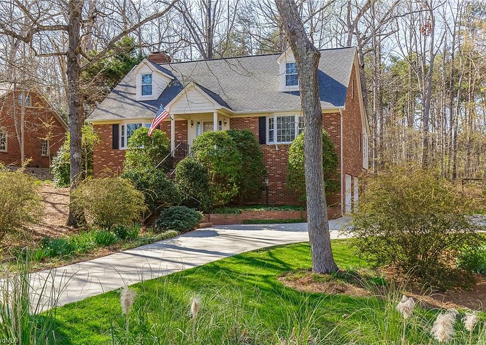 1st image of 303 Forestview Dr