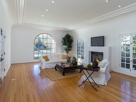2nd image of 312 El Camino Dr