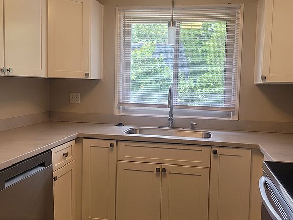 2nd image of 209 Dewitt St #6380656