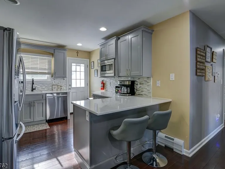 218 Grand St #1 — Photo 5