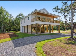 318 Hillcrest St, Waveland, MS 39576