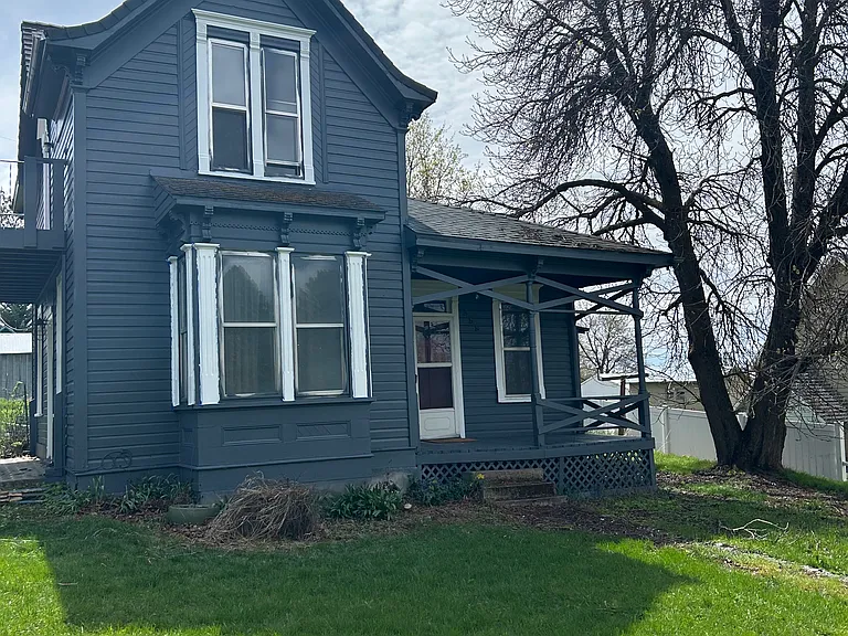 355 E Elmo St — Photo 2