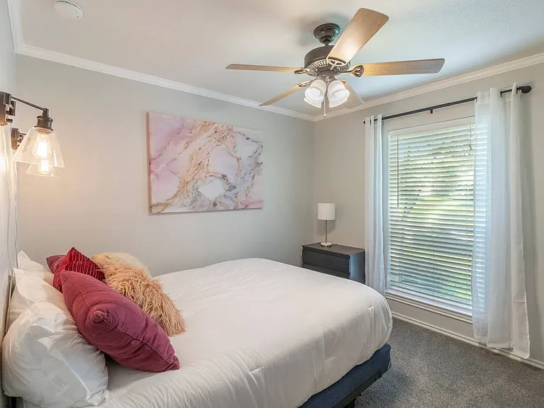 506 Wildwood Ln — Photo 16