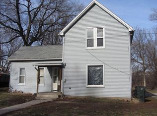 327 Glenwood St, Waterloo, IA 50703