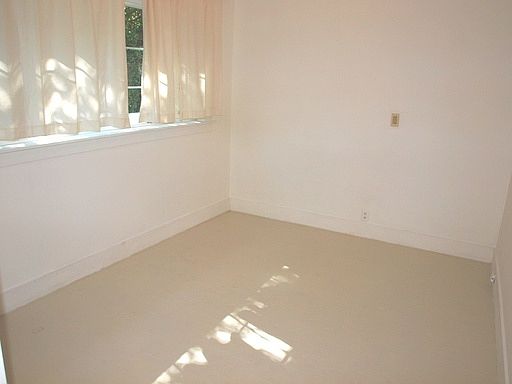 4th image of 846 Meadowsweet Dr