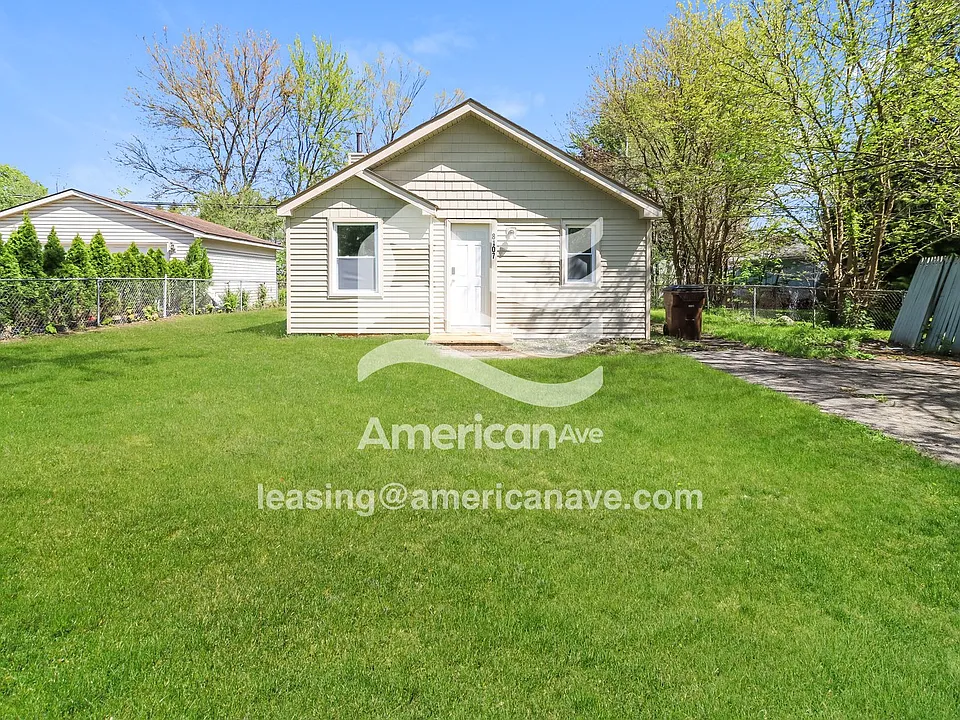 8107 Janis St