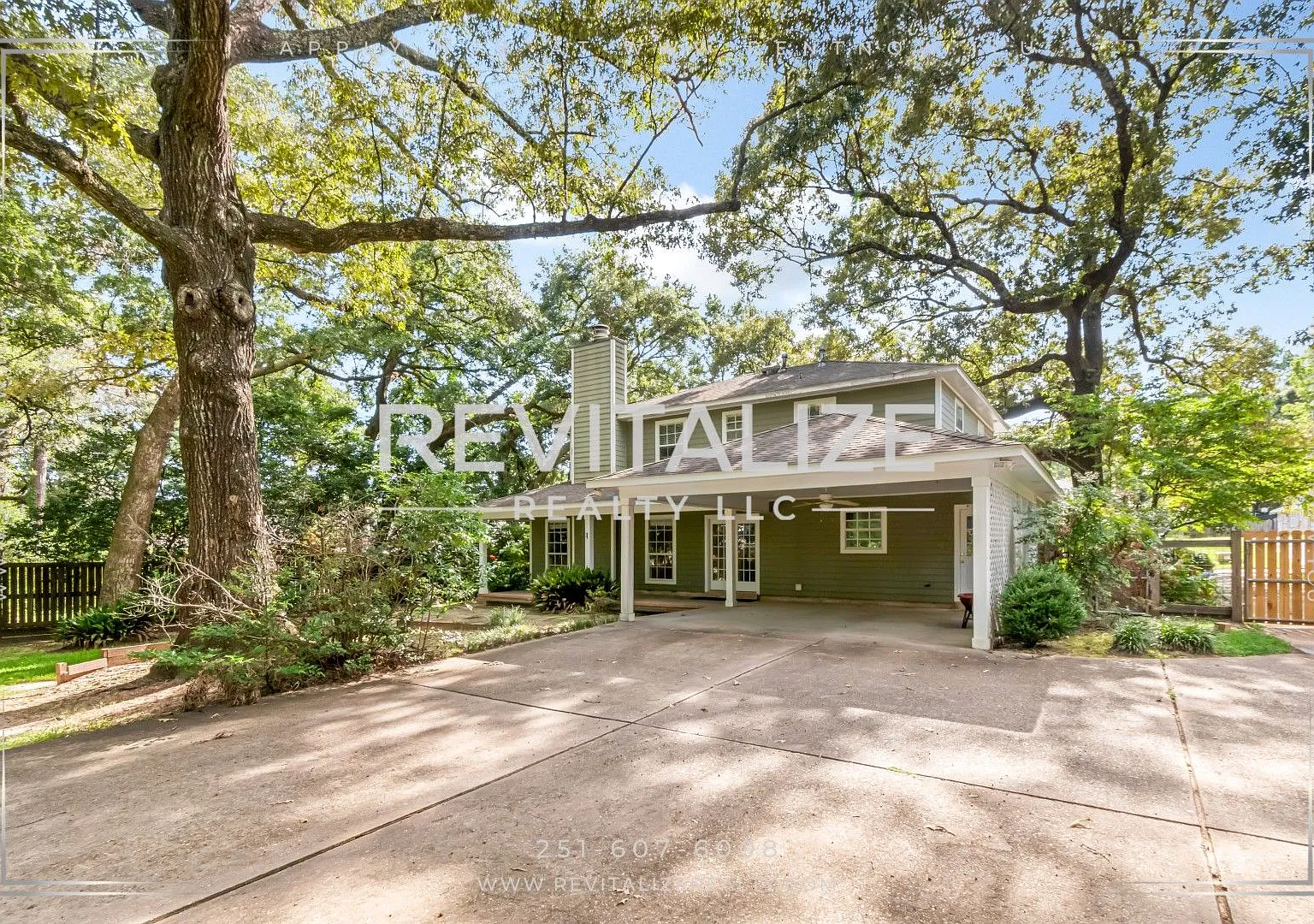 Twostory Charm With Spacious Backyard- Lawn Care Included! — Photo 3