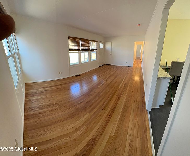 4th image of 4 Schoolhouse Road