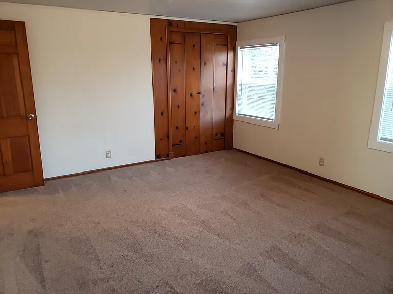 827 Beach Ave — Photo 9