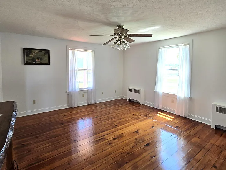 8293 Leetown Rd — Photo 6