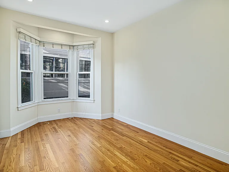 639A Natoma St — Photo 14