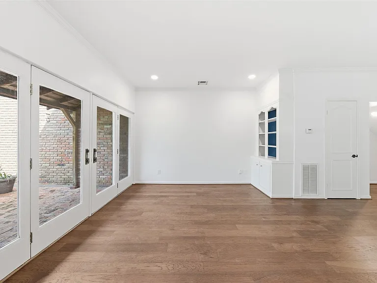 8614 Oakford Dr — Photo 17