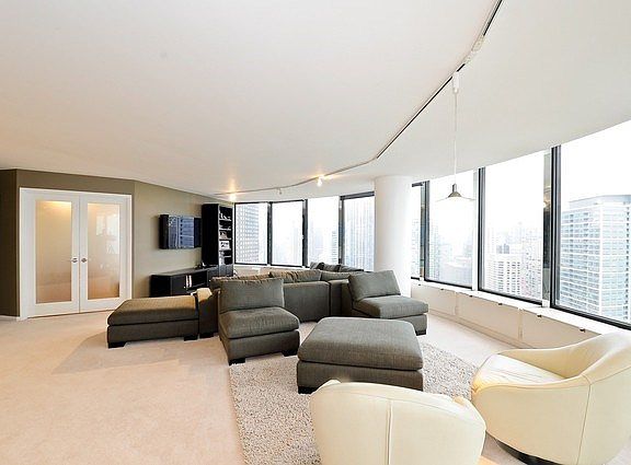5th image of 505 N Lake Shore Dr #4702-03