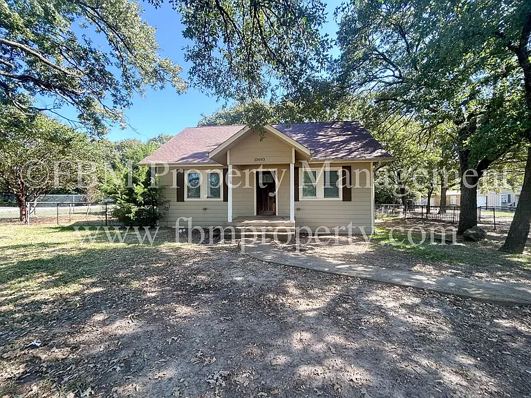 10693 S FM 148 — Photo 5