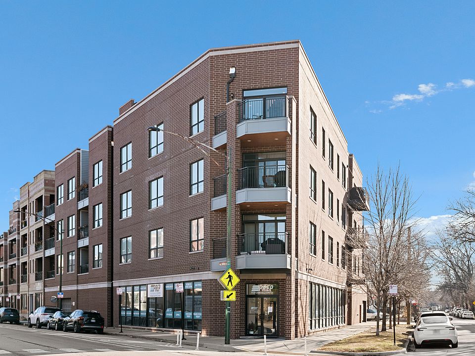 1st image of 3047 N Oakley Ave #206