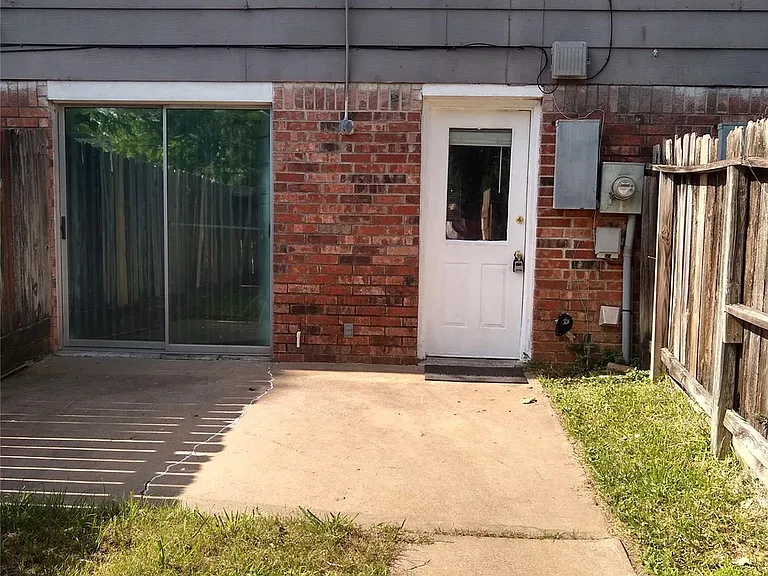 9029 Carousel Ln #B — Photo 12