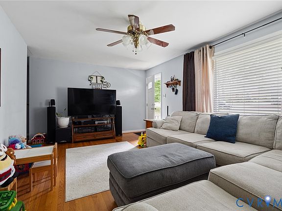 4th image of 8374 Burnside Dr