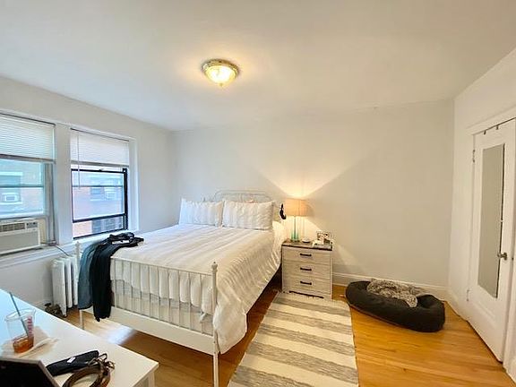 3rd image of 141 Englewood Ave #U31