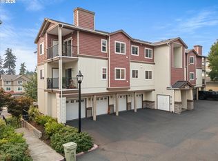 590 NW Lost Springs Ter, Portland, OR 97229