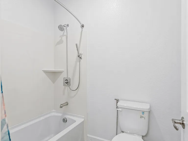 1744 Pedrozzi Cmn — Photo 26