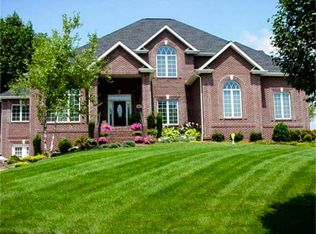 208 Strawberry Field Dr, Johnson City, TN 37604