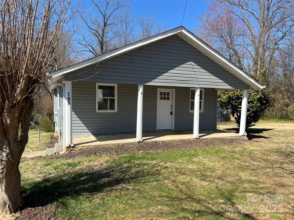 188 13th St SE, Hickory, NC 28602