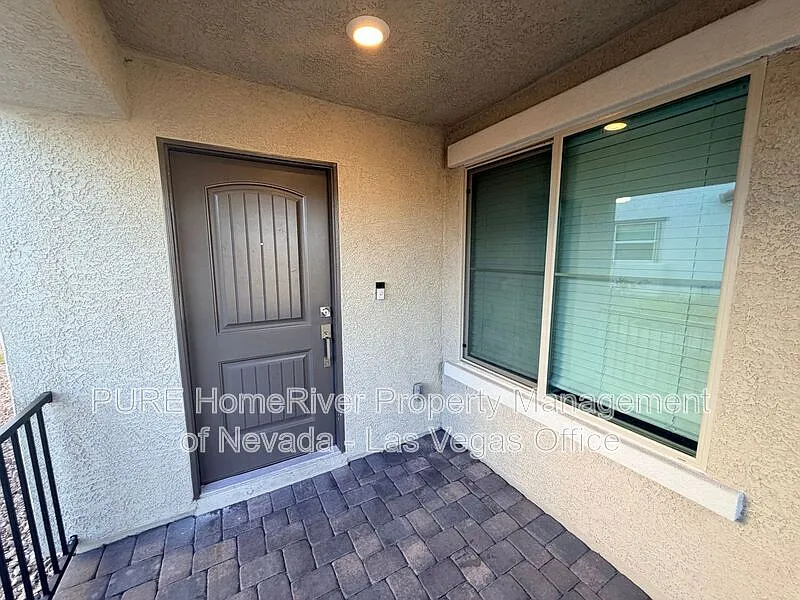 3 bed, 2.5 bath, 1505 sqft, $1,900 — Photo 4