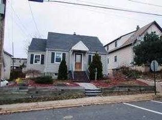 35 Willow Ave, Wallington, NJ 07057