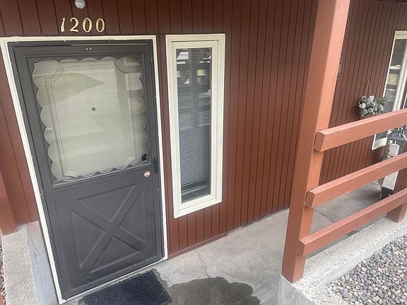 3rd image of 1200-1228 Yellowstone Ave