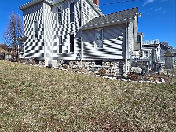 2nd image of 437 E 4th St