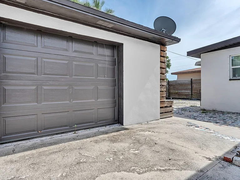 2906 W Nassau St — Photo 30