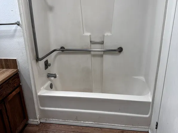 10805 SE 222nd Pl APT M, Kent, WA 98031