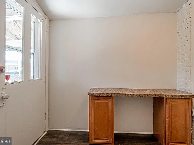 521 Maple Ave — Photo 10