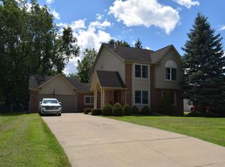 29183 Clarita St, Livonia, MI 48152