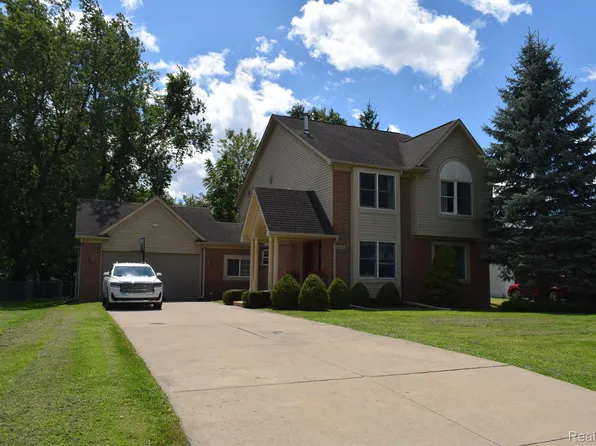 29183 Clarita St, Livonia, MI 48152