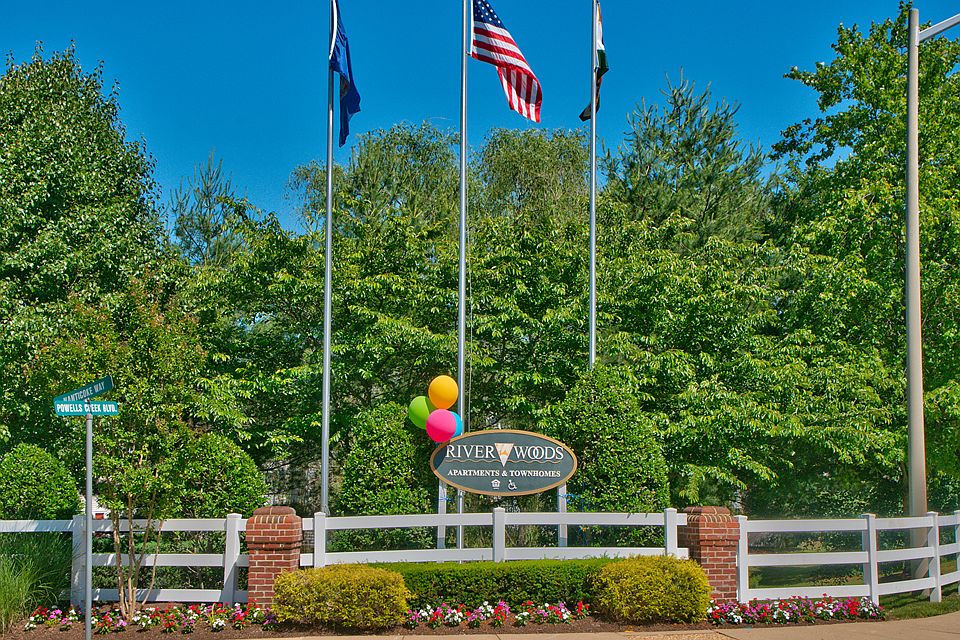 Welcome to Riverwoods Apartments and Townhomes