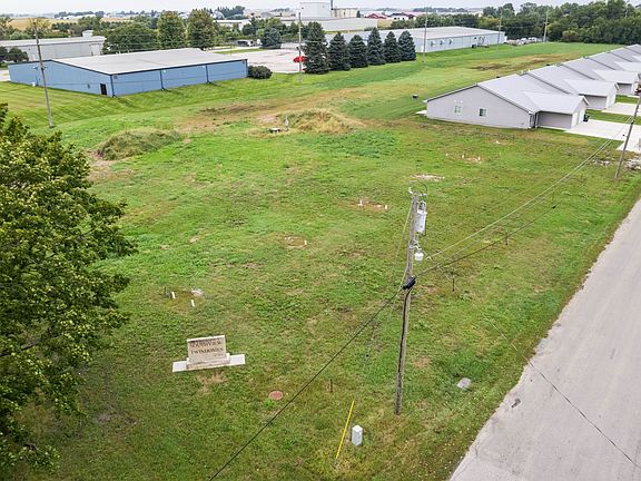 5th image of 229 Larson Ave