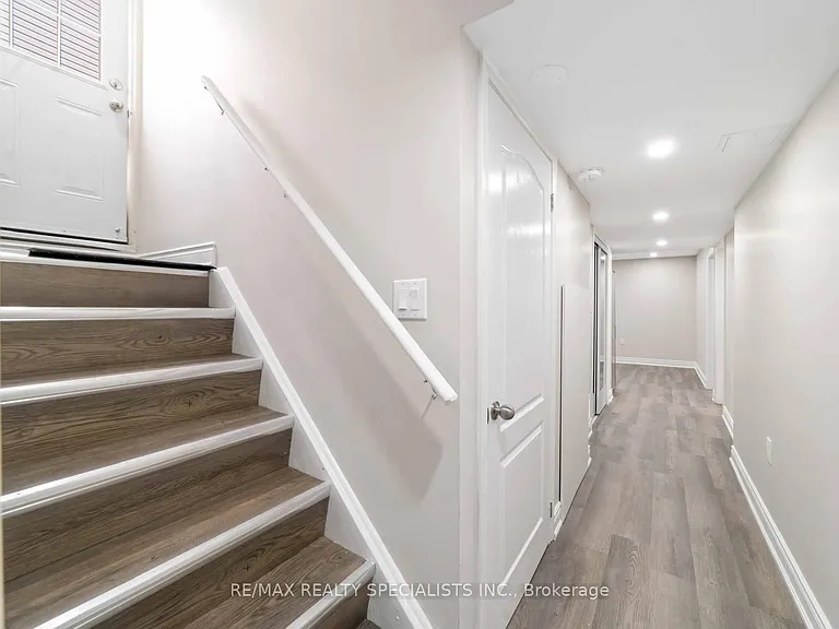 98 Benhurst Cres #BASEMENT — Photo 3