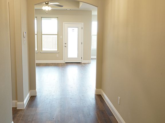 4th image of 1905 W Westhill Dr