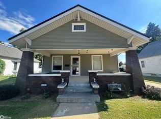 406 E Main St, New London, IA 52645