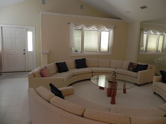 Entry / Living Room